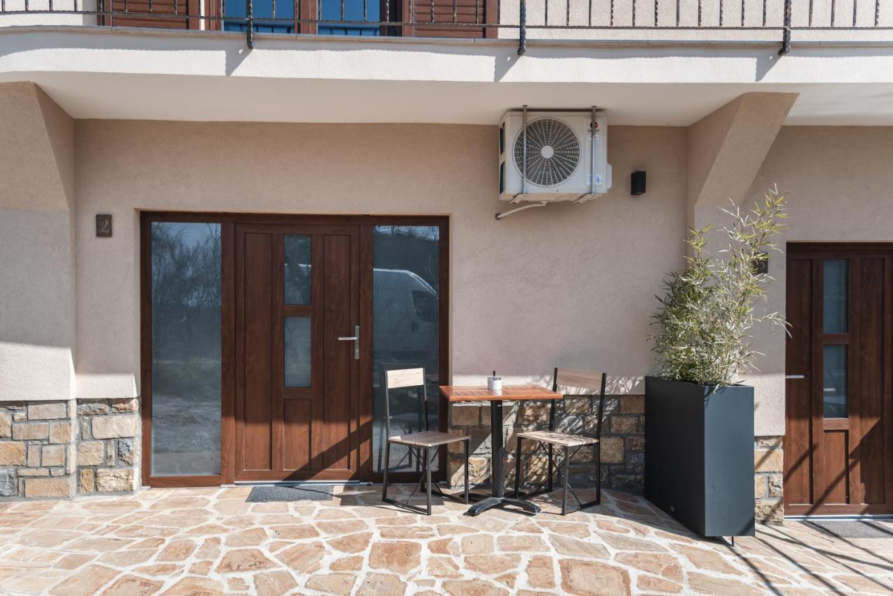 Hisa Kapis With Hot Tube Apartment Koper Exterior photo