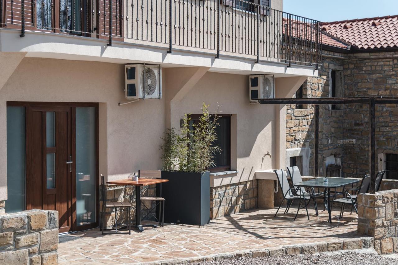 Hisa Kapis With Hot Tube Apartment Koper Exterior photo