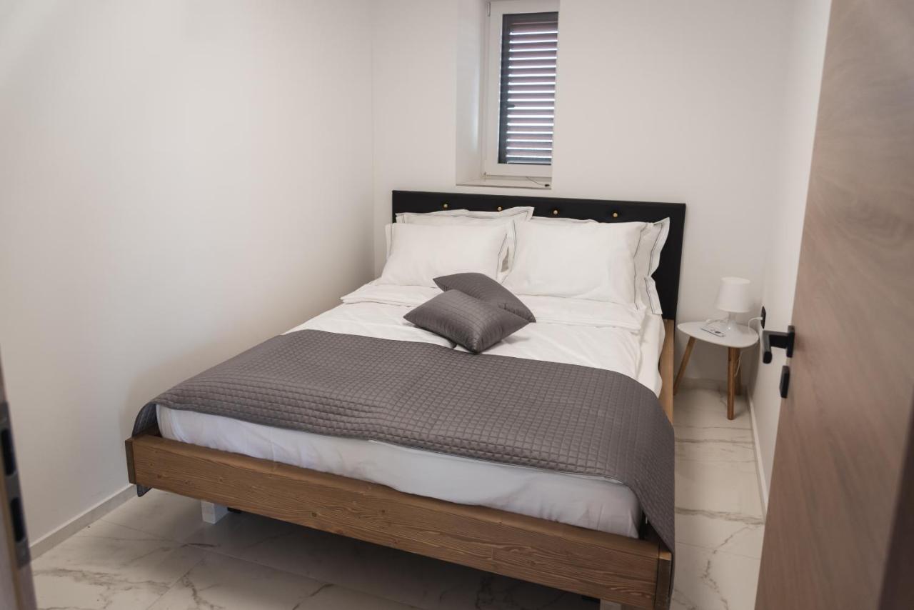 Hisa Kapis With Hot Tube Apartment Koper Exterior photo