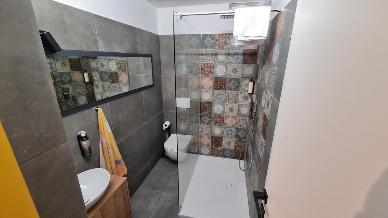 Hisa Kapis With Hot Tube Apartment Koper Exterior photo