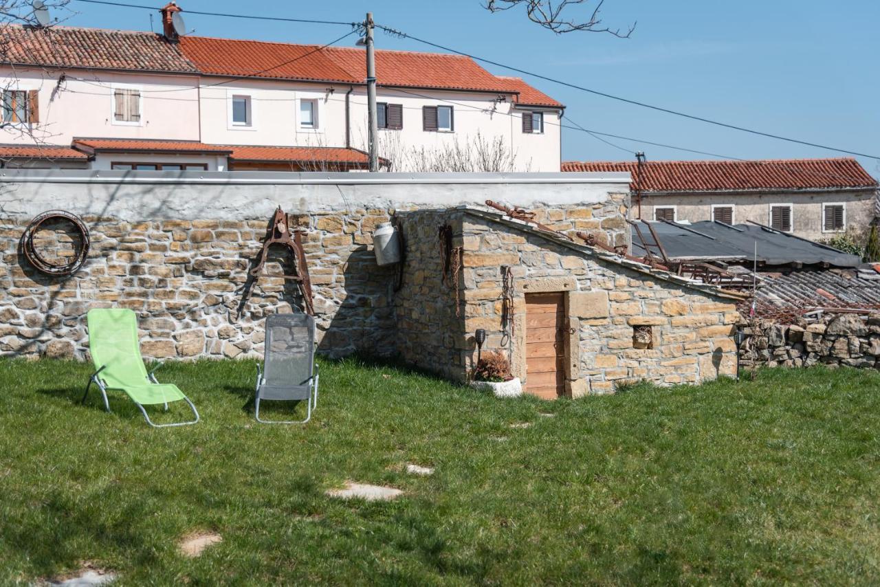 Hisa Kapis With Hot Tube Apartment Koper Exterior photo