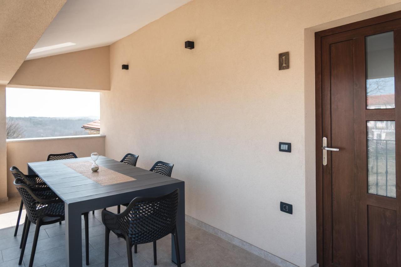 Hisa Kapis With Hot Tube Apartment Koper Exterior photo