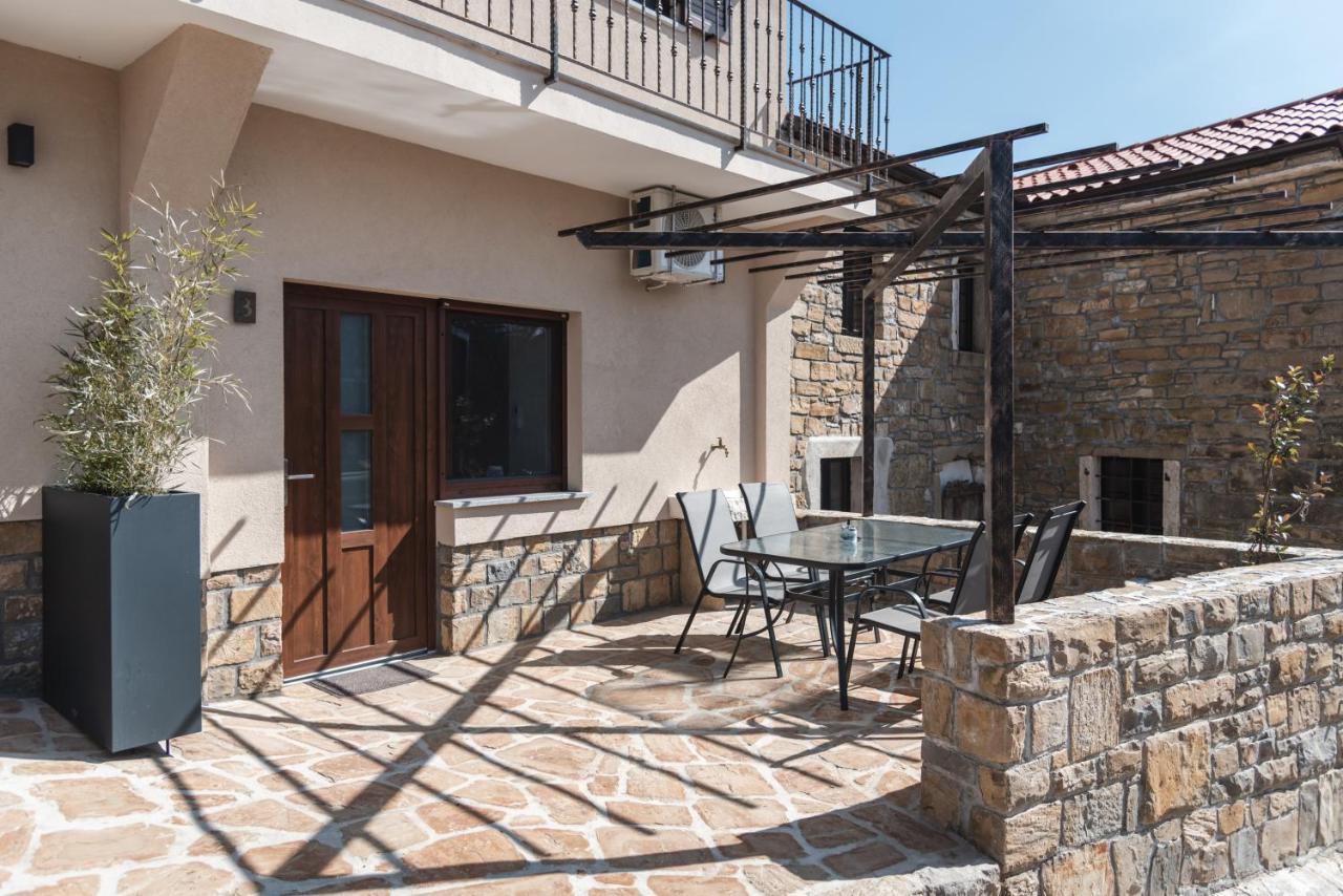 Hisa Kapis With Hot Tube Apartment Koper Exterior photo