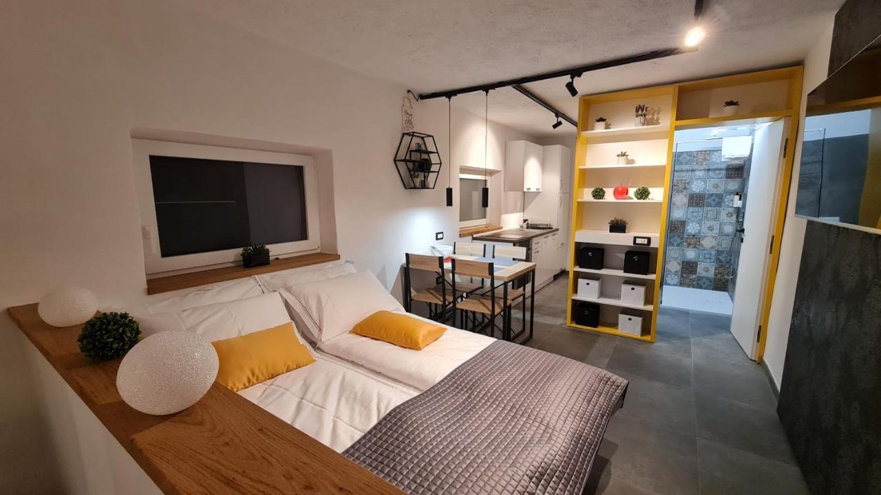 Hisa Kapis With Hot Tube Apartment Koper Exterior photo