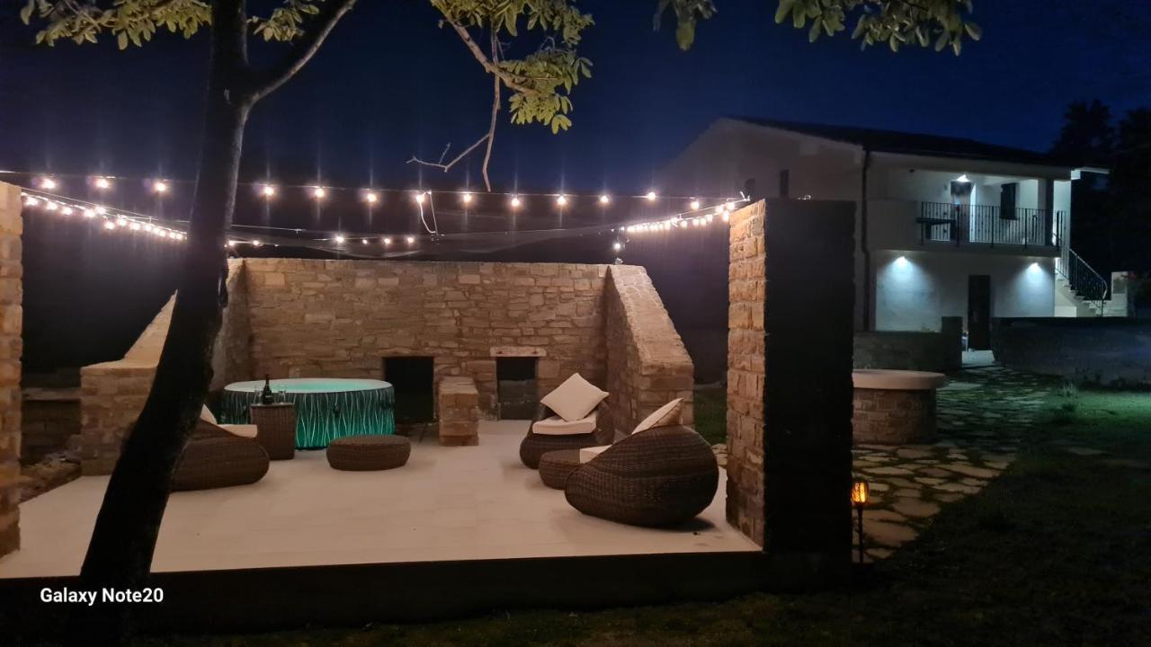 Hisa Kapis With Hot Tube Apartment Koper Exterior photo